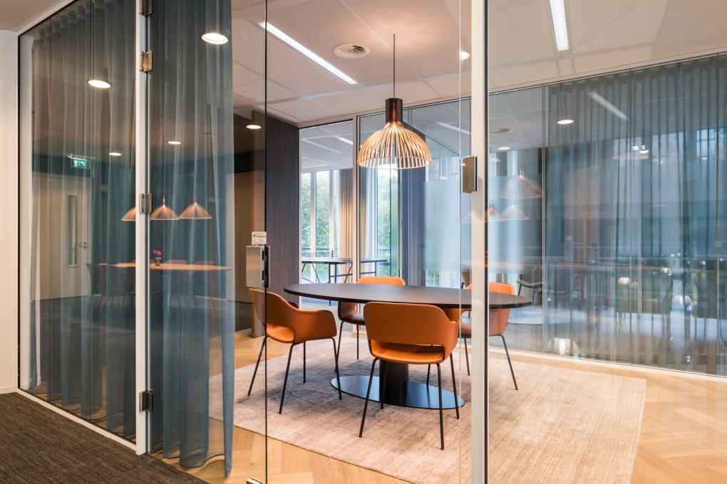 BESPARK-Bloei Vermogen-Vergaderruimte-Glazen-Wanden