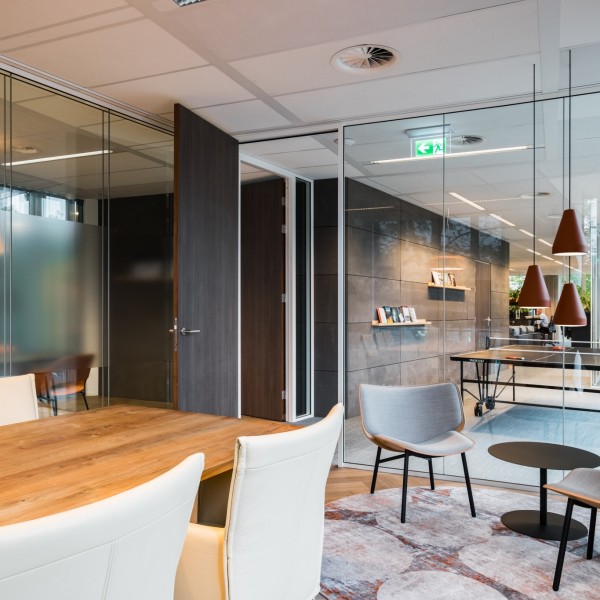 BESPARK-Bloei Vermogen-Overlegruimte-Met-Pingpongtafel